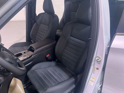 New 2025 Mitsubishi Outlander SE image 11