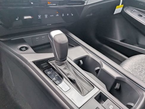 New 2026 Nissan Sentra SV w/ SV Convenience Package FWD image 22