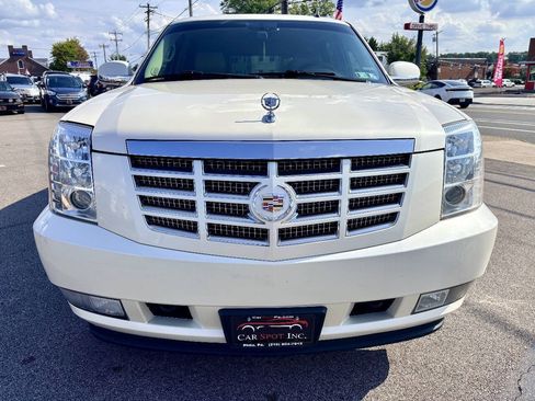 Used 2014 Cadillac Escalade Luxury AWD/4WD image 9