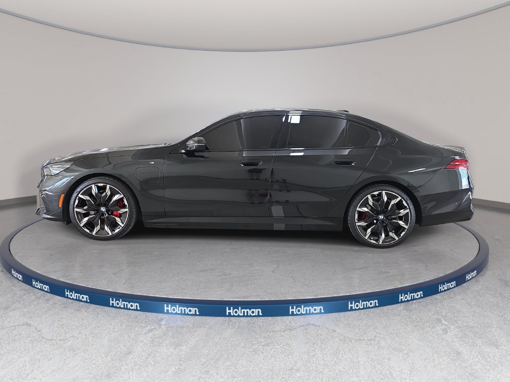Certified 2026 BMW 550e xDrive w/ Executive Package AWD/4WD image 9