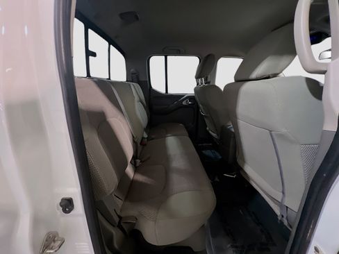 Used 2019 Nissan Frontier SV w/ Value Truck Package AWD/4WD image 18
