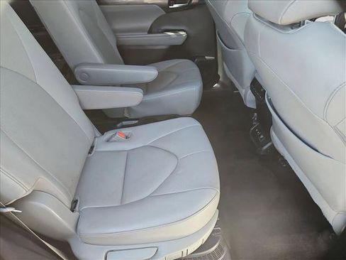 Used 2020 Toyota Highlander Limited AWD/4WD image 28