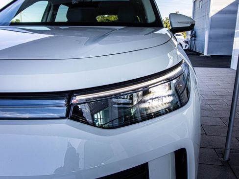 New 2026 Volkswagen Tiguan SE image 10