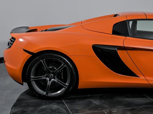 Used 2015 McLaren 650S Spider image 13