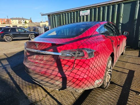 Used 2013 Tesla Model S Performance image 7