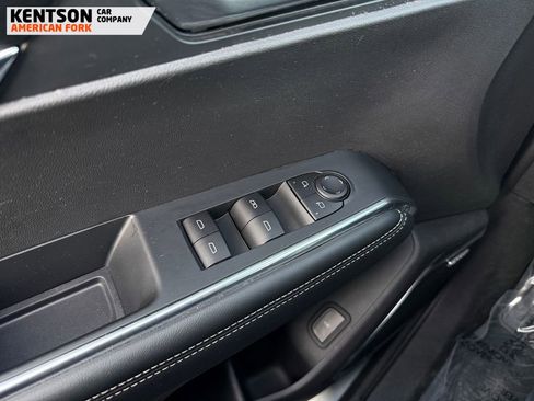 Used 2025 GMC Acadia Elevation w/ Elevation Premium Package image 24