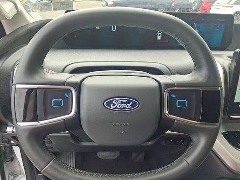 Used 2025 Ford Expedition Max Active AWD/4WD image 18