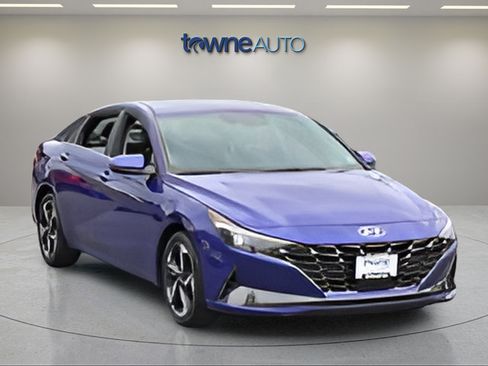 Used 2023 Hyundai Elantra Limited FWD image 7
