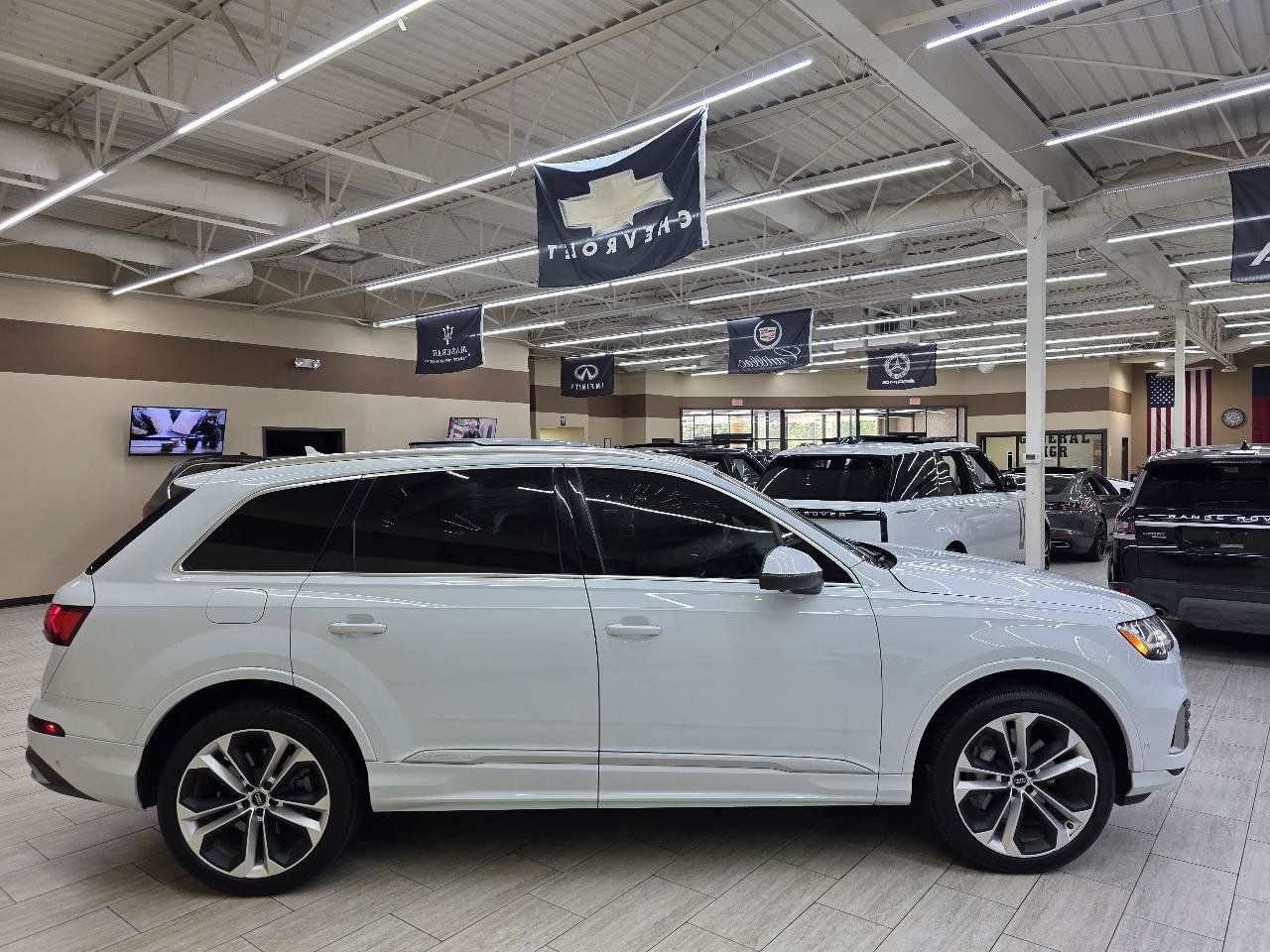 Used 2020 Audi Q7 3.0T Premium Plus w/ Premium Plus Package AWD/4WD image 5