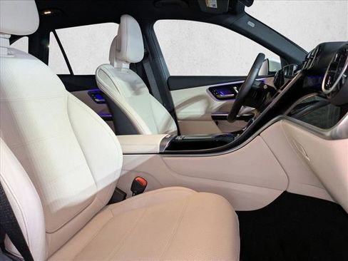 Certified 2025 Mercedes-Benz GLC 300 image 19