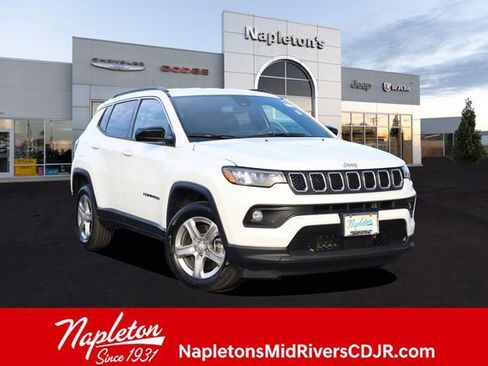 Used 2024 Jeep Compass Latitude image 1