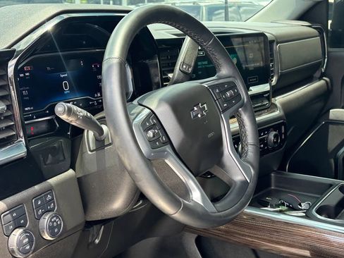 Used 2025 Chevrolet Silverado 2500 LT w/ Trail Boss Package AWD/4WD image 9