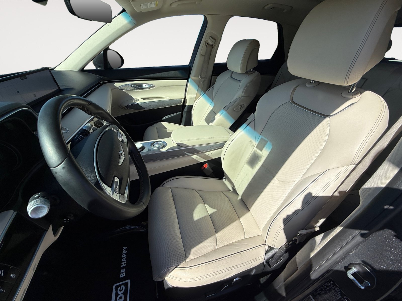 Used 2022 Genesis GV70 2.5T w/ Advanced Package AWD/4WD image 10