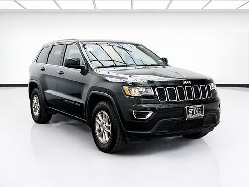 Used 2019 Jeep Grand Cherokee Laredo RWD image 3