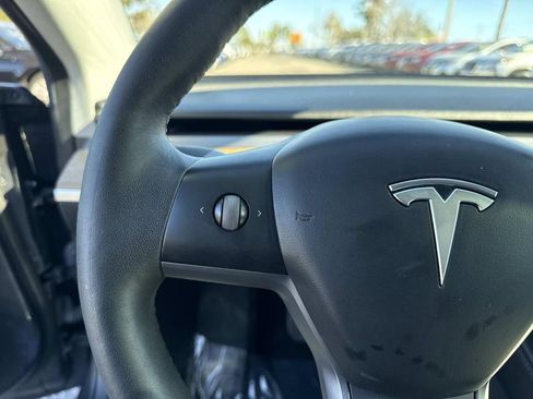 Used 2023 Tesla Model 3 Standard Range image 28