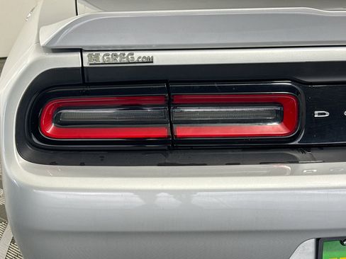 Used 2022 Dodge Challenger SXT RWD image 33