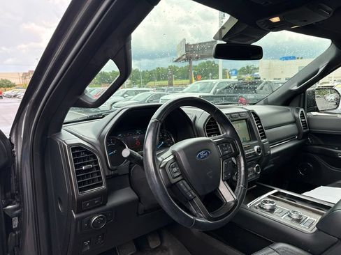 Used 2018 Ford Expedition Limited w/ Equipment Group 301A AWD/4WD image 16