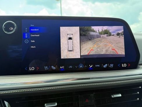 New 2025 Chevrolet Suburban Premier image 29