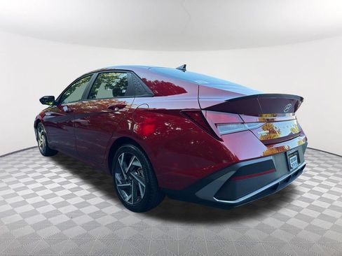 Used 2025 Hyundai Elantra Sport FWD image 7