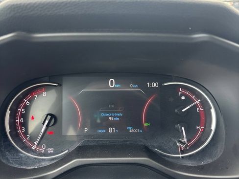 Used 2025 Toyota RAV4 XLE FWD image 11