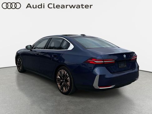 Used 2024 BMW 530i w/ Convenience Package RWD image 2