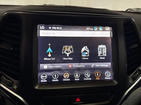 Used 2019 Jeep Cherokee Trailhawk AWD/4WD image 20