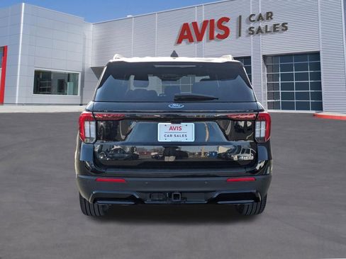 Used 2025 Ford Explorer ST-Line w/ ST-Line Street Pack image 7