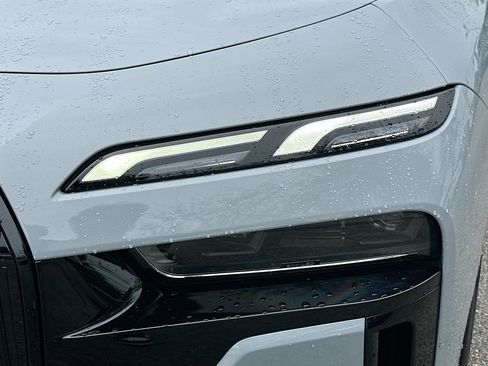 Certified 2023 BMW 740i 740i w/ Parking Assistance Package image 32