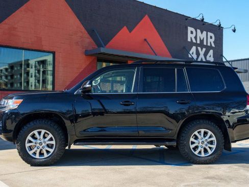 Used 2021 Toyota Land Cruiser image 8