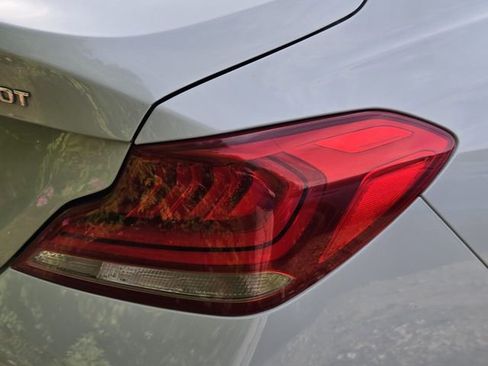 Used 2020 Genesis G70 2.0T RWD image 9
