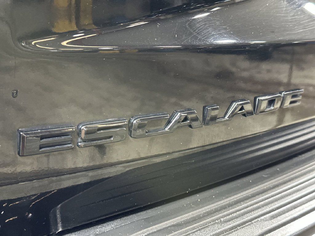 Used 2023 Cadillac Escalade Premium Luxury AWD/4WD image 36