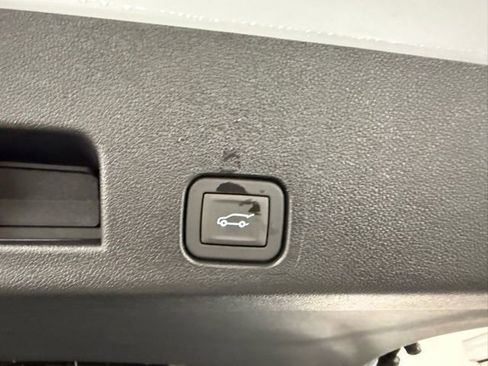 New 2026 GMC Acadia Denali w/ Super Cruise Package FWD image 11