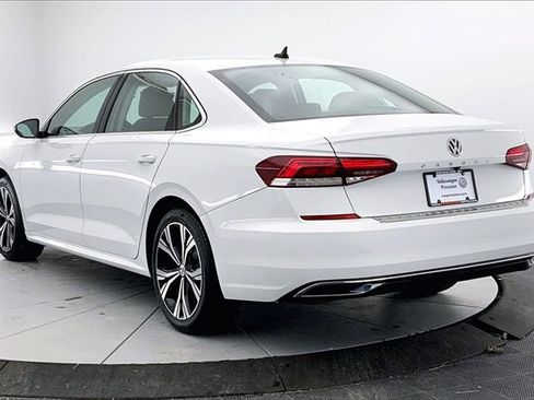 Used 2021 Volkswagen Passat 2.0T SE image 12