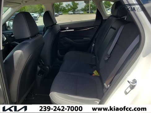 New 2026 Kia Seltos S FWD image 11