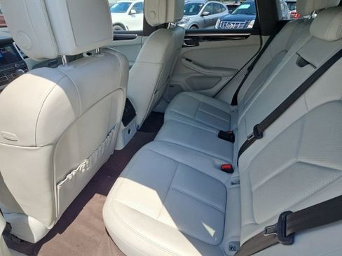 Used 2021 Porsche Macan S AWD/4WD image 19