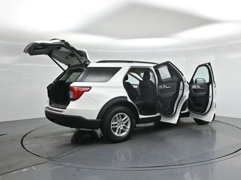 New 2026 Ford Explorer Active RWD image 5