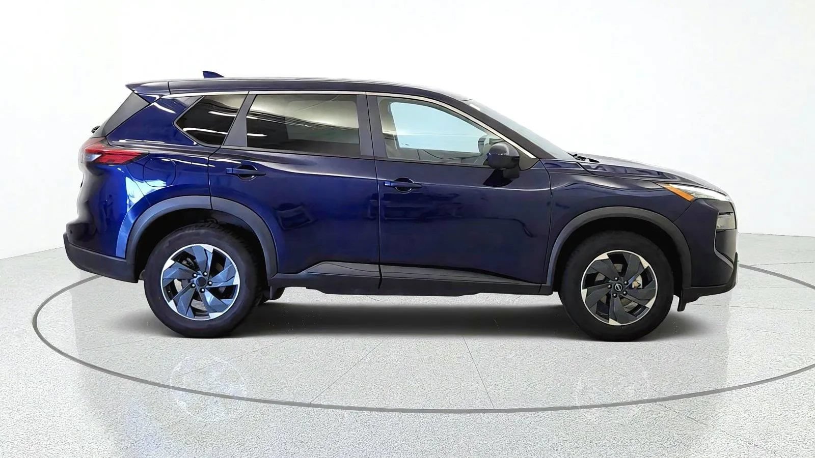 Used 2024 Nissan Rogue SV AWD/4WD image 10