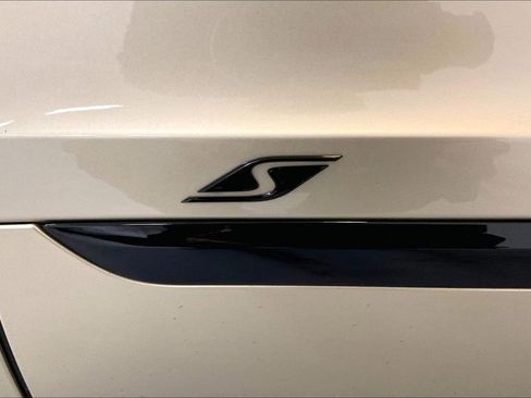 Used 2023 Bentley Bentayga S image 18