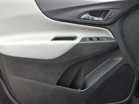 Used 2023 Chevrolet Equinox LS w/ LS Convenience Package image 13