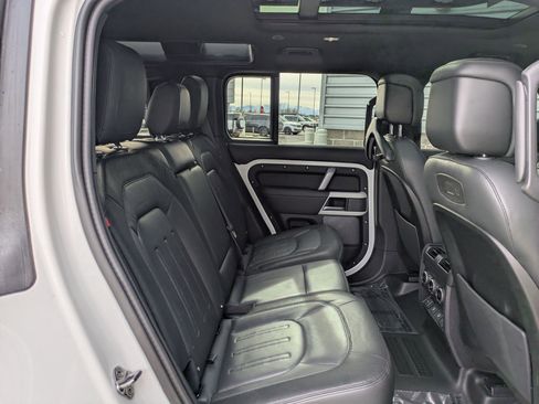 Certified 2022 Land Rover Defender 110 X-Dynamic HSE image 27