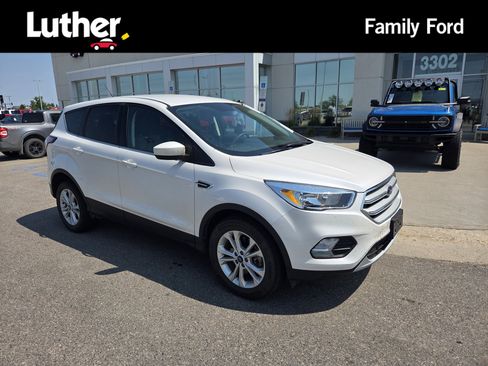 Used 2017 Ford Escape SE AWD/4WD image 1