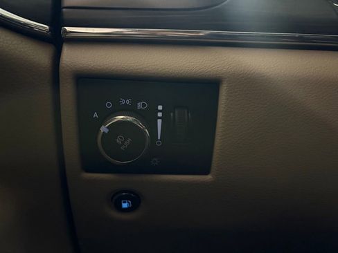 Used 2019 Jeep Grand Cherokee Limited AWD/4WD image 25