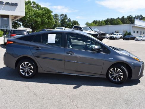 Used 2022 Toyota Prius Limited w/ Premium Convenience Package FWD image 10