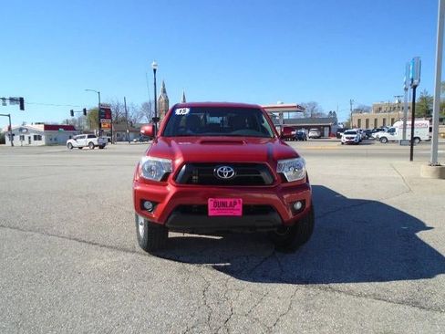 Used 2015 Toyota Tacoma 4x4 Double Cab w/ TRD Sport Package image 2