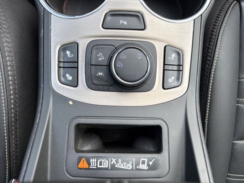 Used 2022 GMC Terrain Denali AWD/4WD image 24