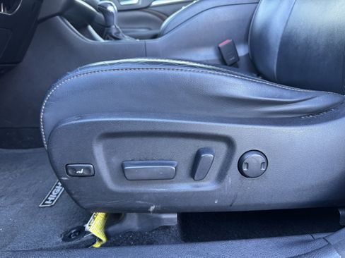 Used 2014 Toyota Highlander XLE image 11