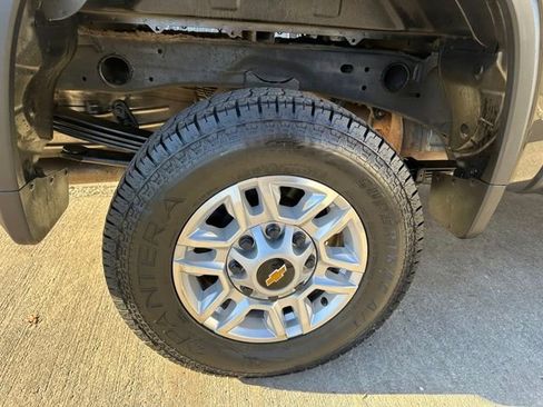 Used 2023 Chevrolet Silverado 2500 LT image 20