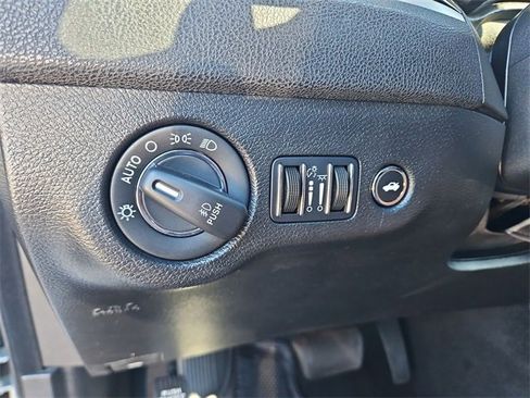 Used 2023 Chrysler 300 S image 17