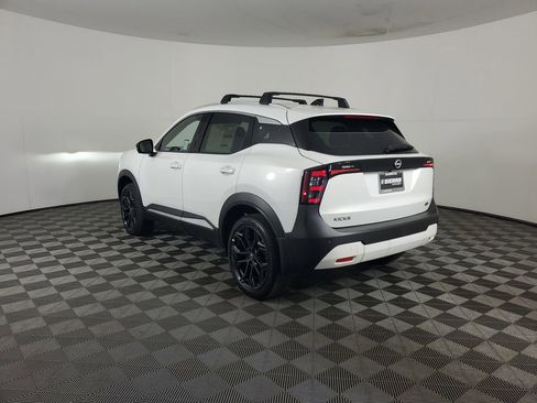 New 2026 Nissan Kicks SR w/ Illumination Package image 6