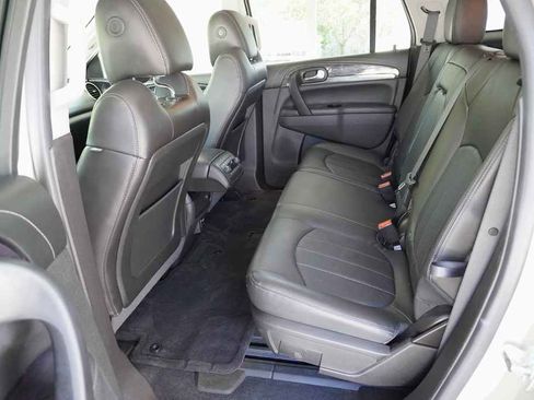 Used 2016 Buick Enclave Leather image 10